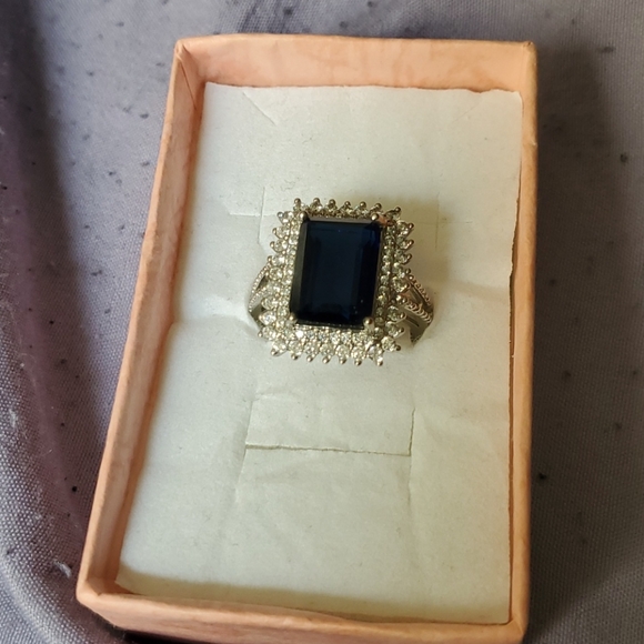 Ring - Picture 3 of 5